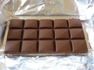 ワインリッヒ】ウオッカ・レモン・チョコレート実食レビュー - チョコ