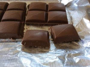 ワインリッヒ】ウオッカ・レモン・チョコレート実食レビュー - チョコ